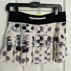 Lululemon Pacesetter Tennis skirt- 6 reg